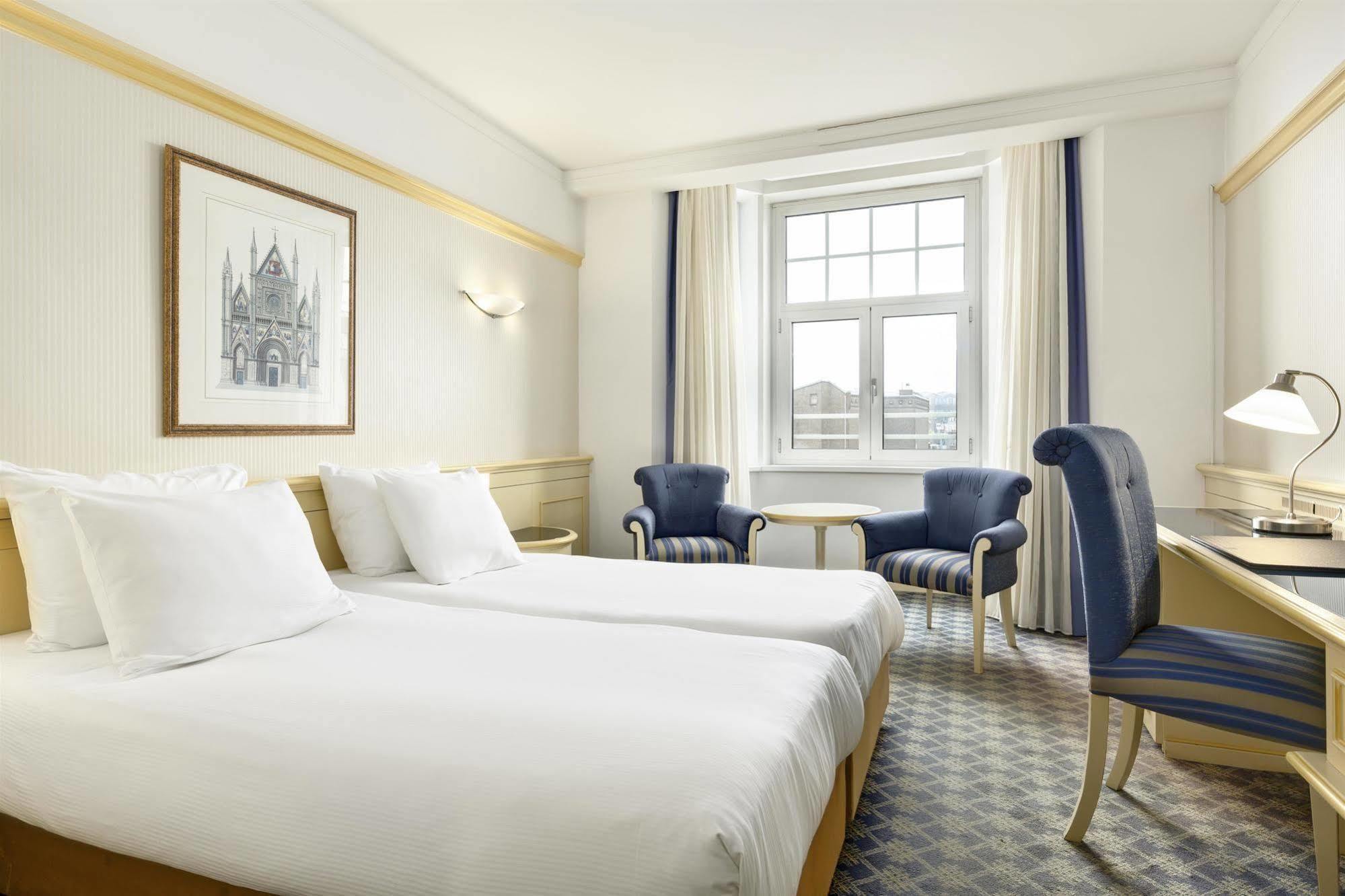 เอ็นเอช คอลเลคชัน ตลาดดอกไม้ อัมสเตอร์ดัม Hotel ภายนอก รูปภาพ
